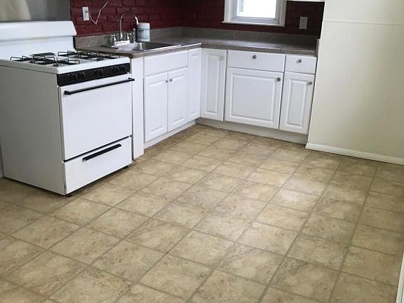3rd image of 1088 Targee St