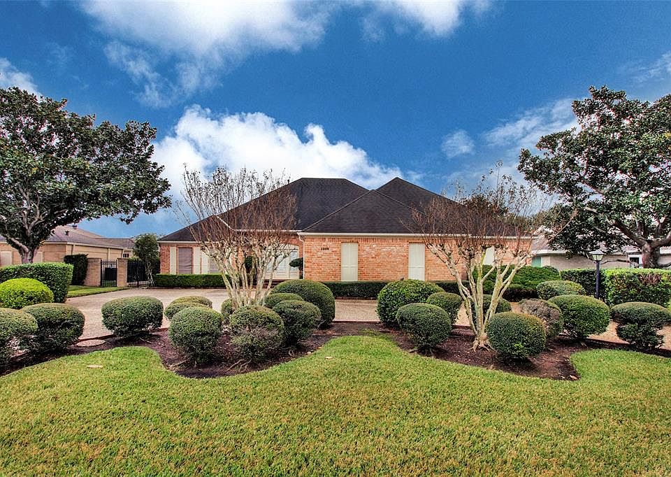 1st image of 1806 Country Club Blvd
