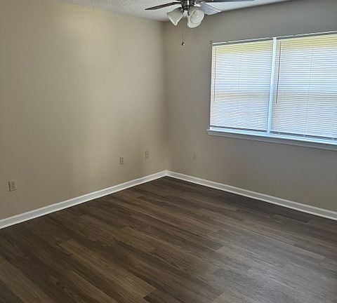 4th image of 805 Jessica Ln #B