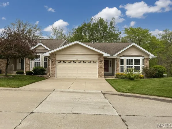 904 Palmer Ct #4, Lake Saint Louis, MO 63367