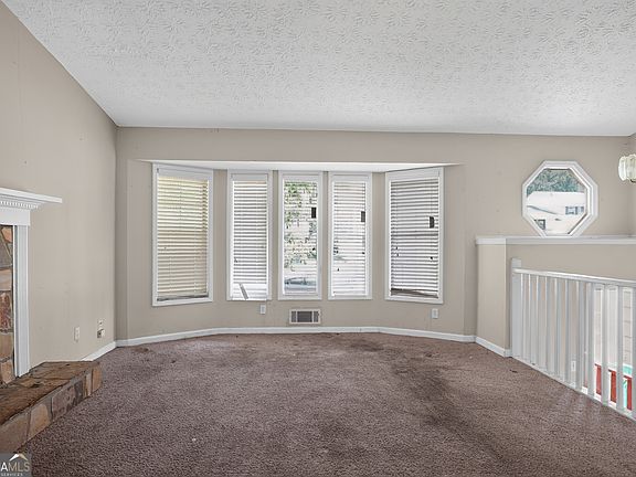 5th image of 6409 Eastbriar Dr