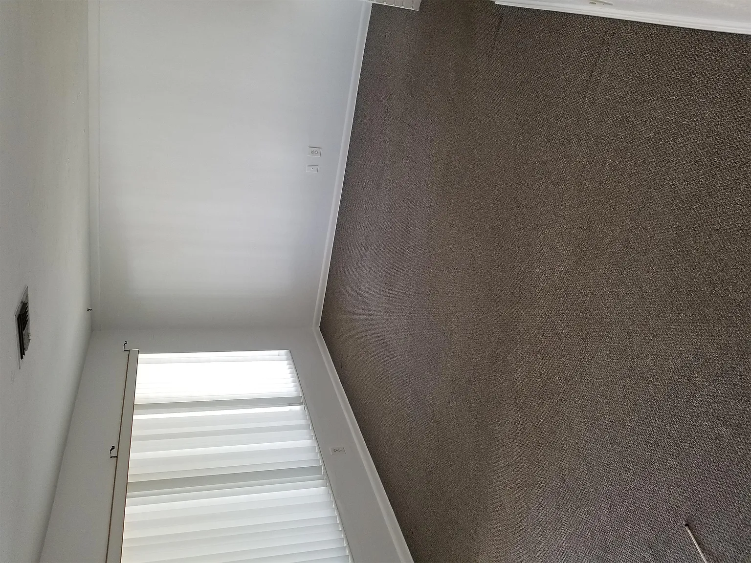 1303 SE 46th Lane * 3 - 1 — Photo 4