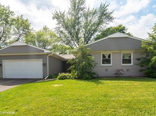 651 Essington Ln, Buffalo Grove, IL 60089