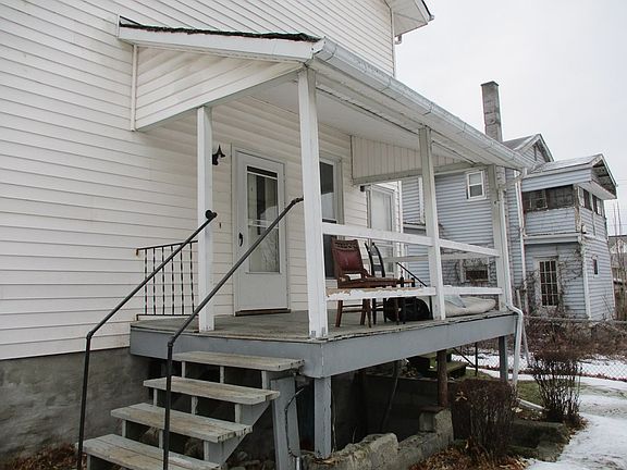 4th image of 914 College Ave