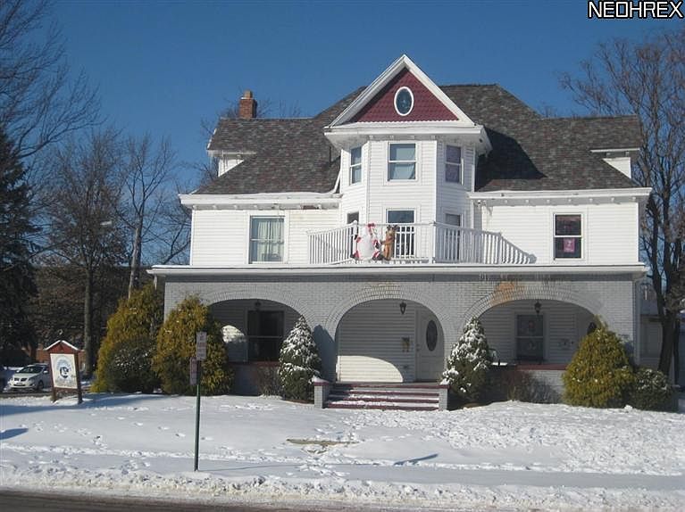 1st image of 615-619 W Lake Ave