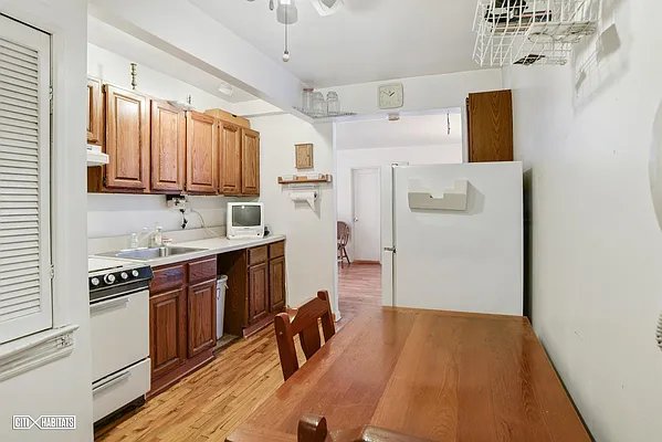 Sold by Citi Habitats | media 2