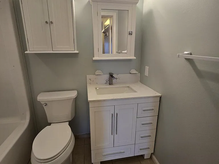 274 Easy St #RIGHT — Photo 9