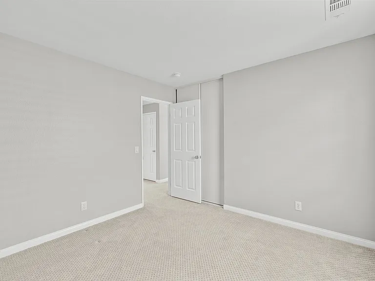 2658 Greenwood Ct — Photo 32