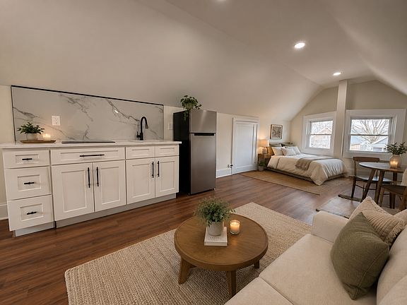 2nd image of 1326 W 110th St #3