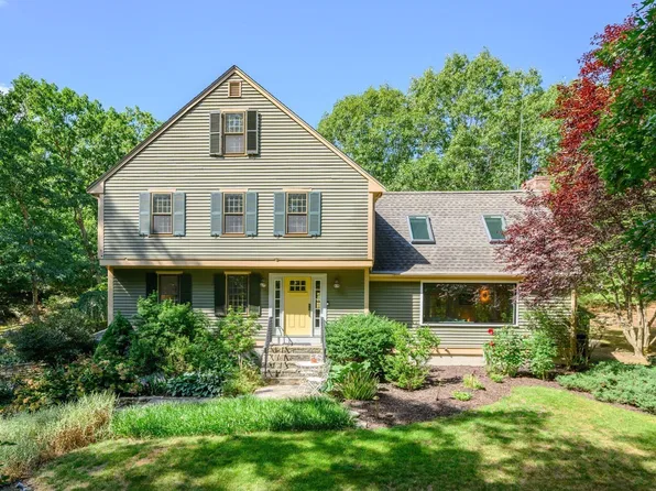 74 East St, Hingham, MA 02043
