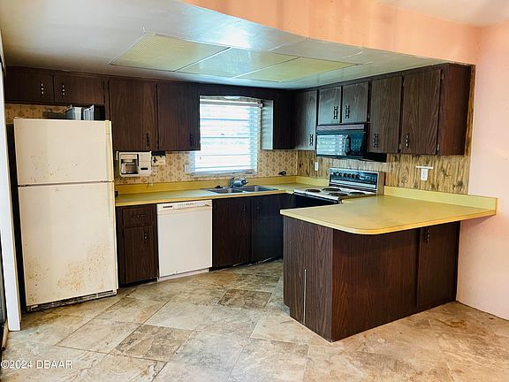 4th image of 194 Moonstone Ct
