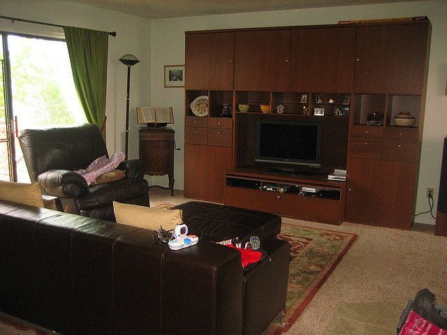 2nd image of 114 Carriage Dr