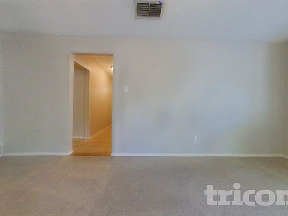 3rd image of 6321 Macarthur Dr