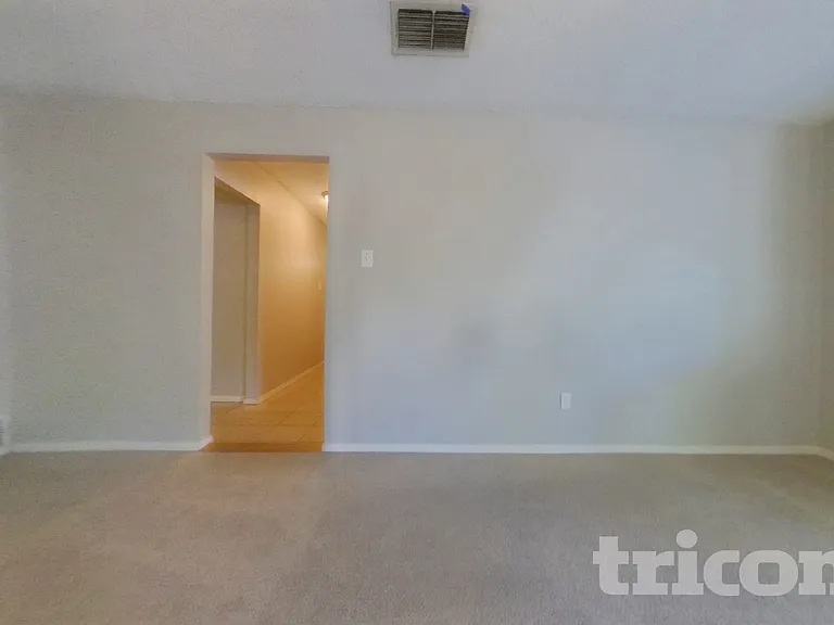 6321 Macarthur Dr — Photo 3