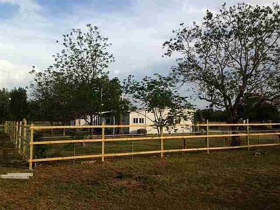 3rd image of 1009 Fairland Loop