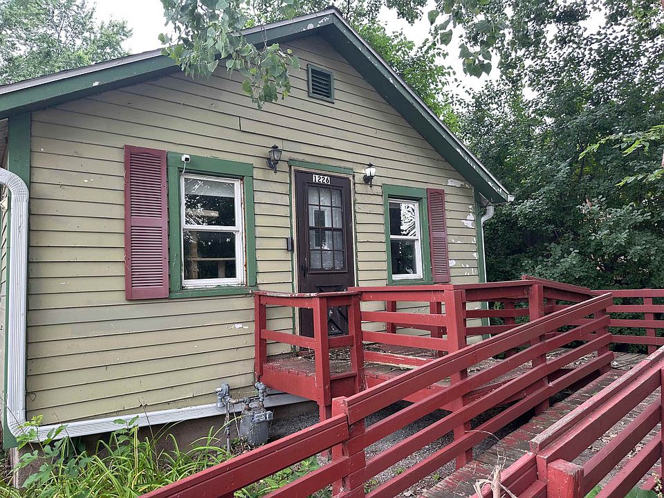 1st image of 1226 Perrot St