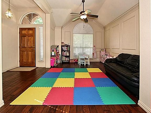 5th image of 2108 Sagebrush Dr