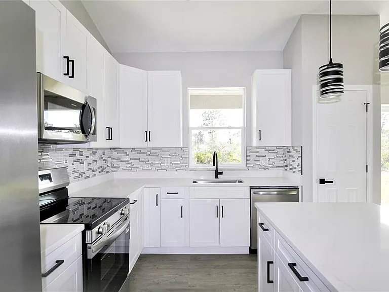 7335 Domenico St — Photo 11