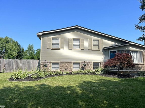 3rd image of 48260 Menter Dr