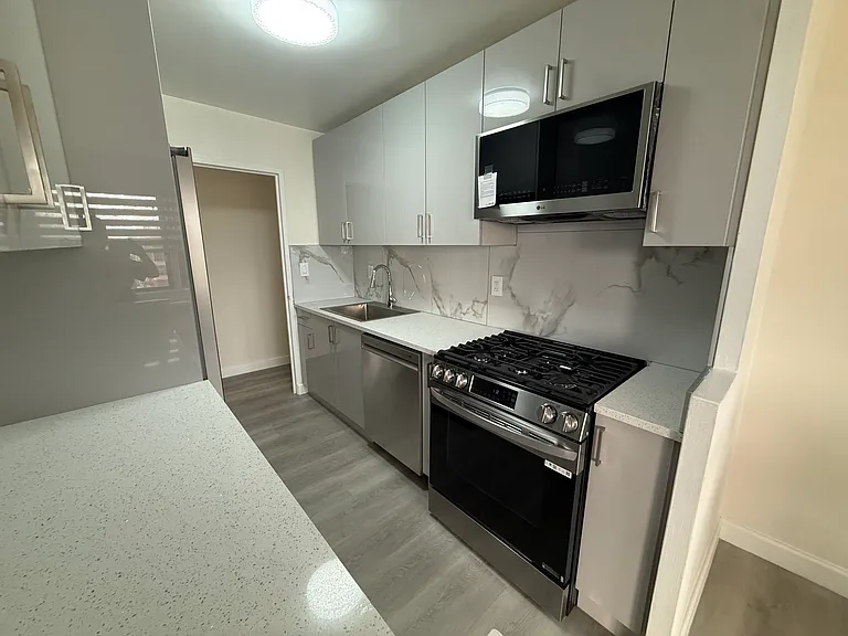 14430 Roosevelt Ave #601 — Photo 2
