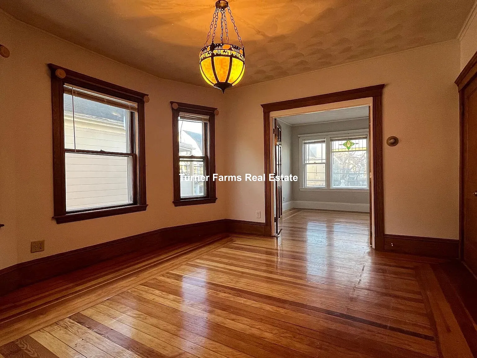 4 bed, 1.0 bath, $5,600 — Photo 2