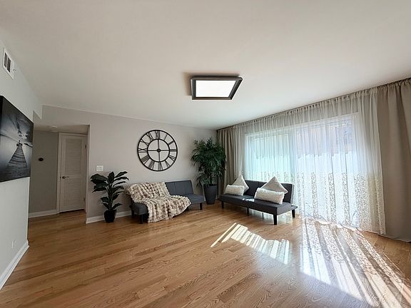 4th image of 5322 W Windsor Ave APT 2C