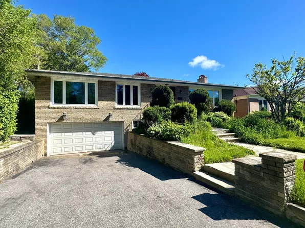 104 Waterloo Ave, Toronto, ON M3H 3Y5