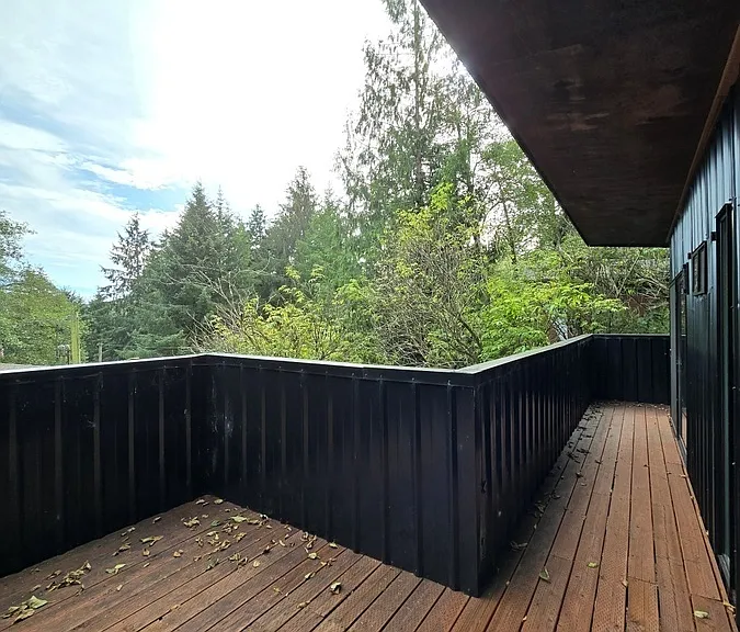 1645 Deer Rd — Photo 3