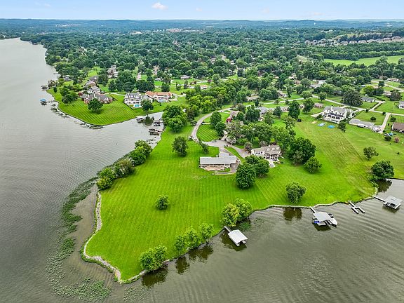 4th image of 413 Private Dr