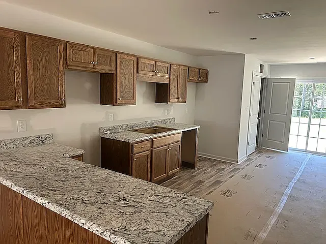 2 bed, 1200 sqft, $1,300 — Photo 4