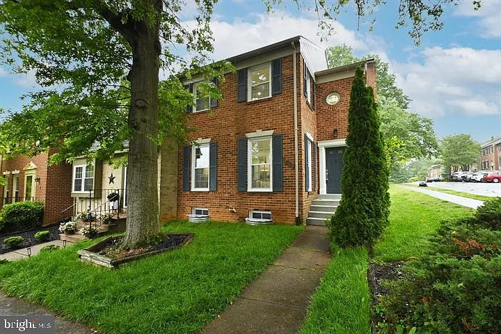 4702 Forestdale Dr — Photo 2