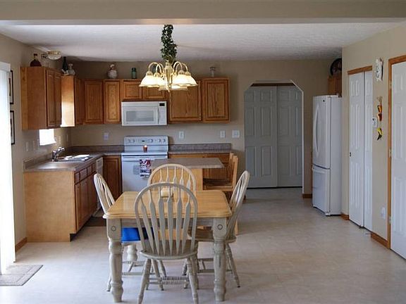 3rd image of 6497 Ashdale Ct