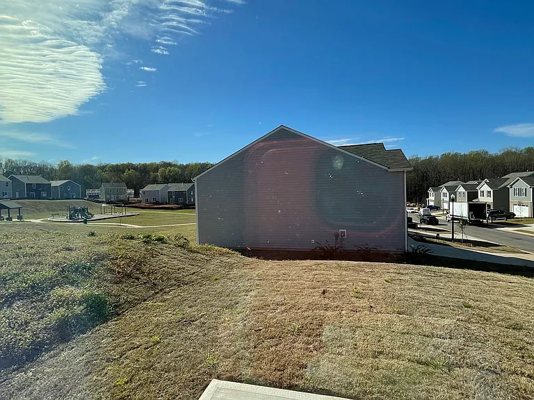 2131 Redstone Dr — Photo 20