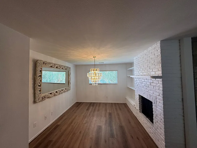 2107 Frontier Ave — Photo 6