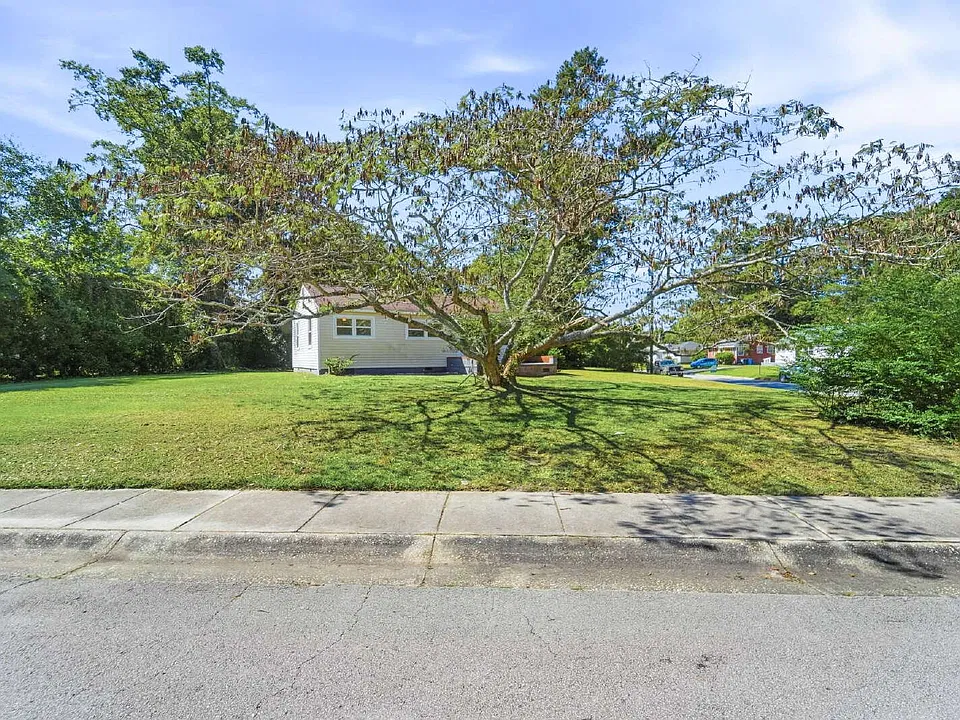 600 New River Dr