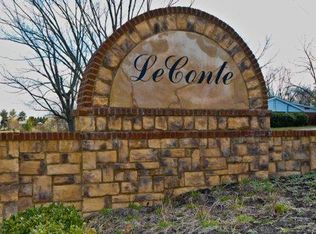 1807 Clingman View Dr, Alcoa, TN 37701