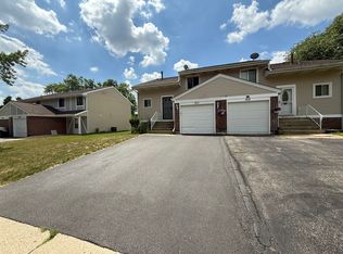 1711 Bell Dr, Hanover Park, IL