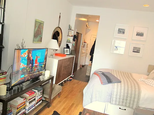 Rented by Tosh Marks Property Group | media 23