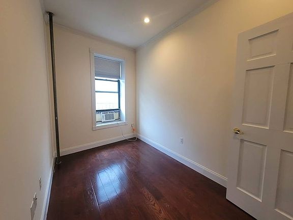3rd image of 250 W 78th St APT 4EF