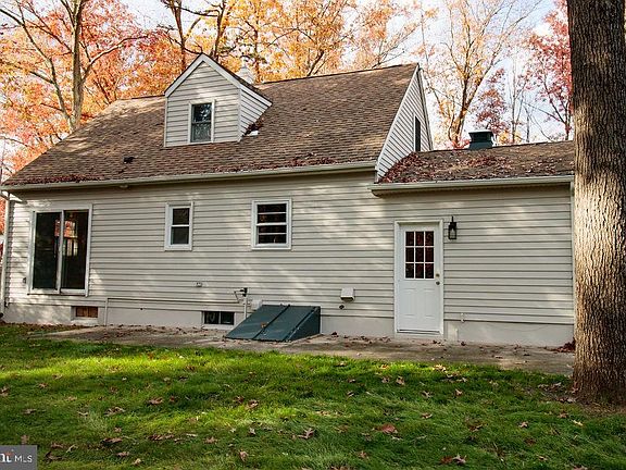 3rd image of 220 Spruce Trl