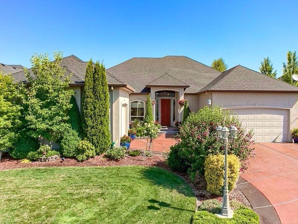 1st image of 167 Bellerive Dr