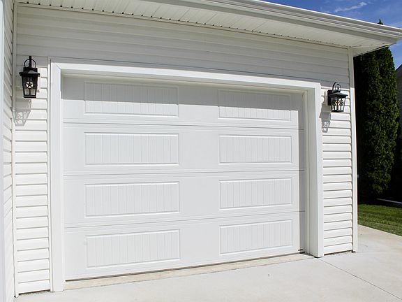 2nd image of 310 Fairview Dr