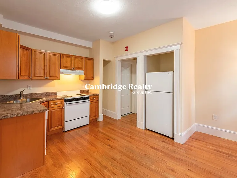 887 Huntington Ave #3T — Photo 1