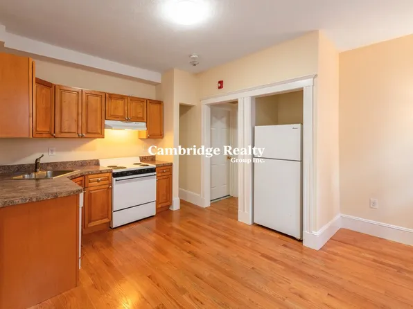 887 Huntington Ave, Boston, MA