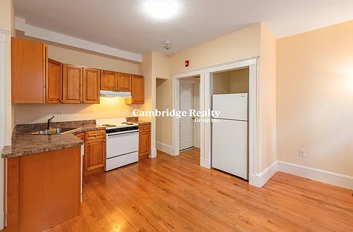 887 Huntington Ave #3T Photo 1