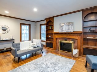 33 Eckington St, Springfield, MA 01108