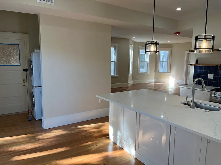 20 Taft St #2 — Photo 15
