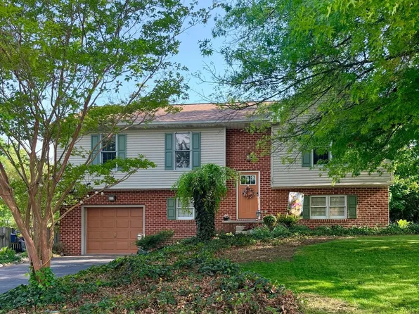107 Northview Dr, Hanover, PA 17331