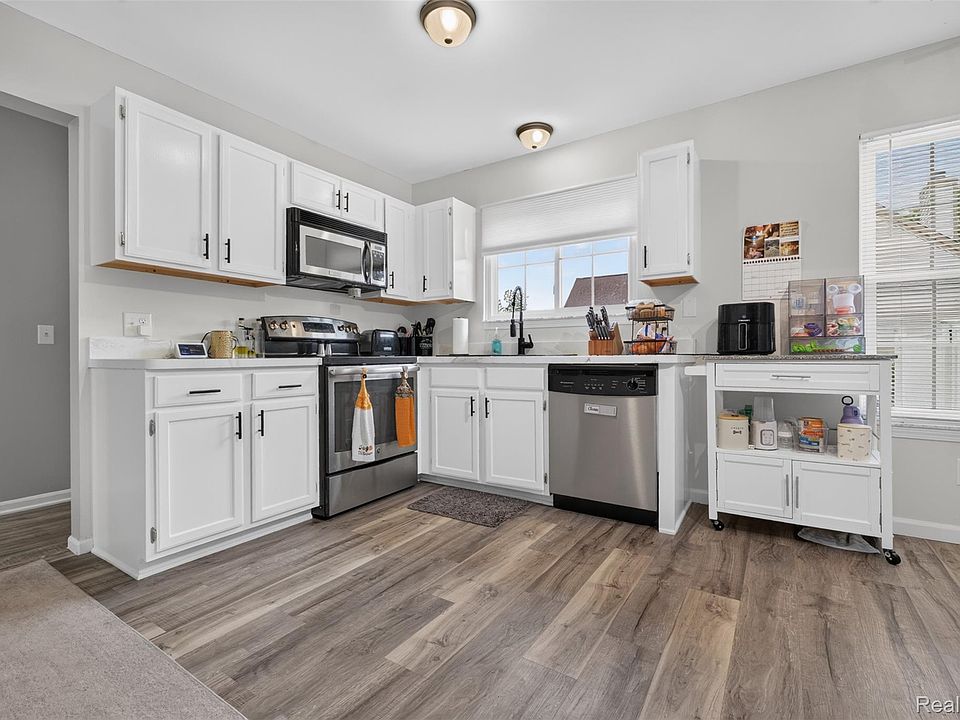330 Harbour Pointe Dr, photo 13