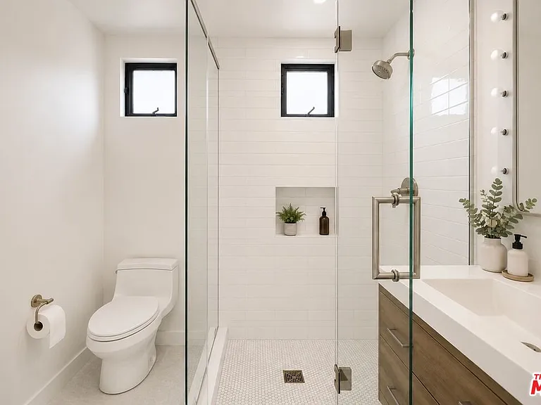 11439 Chenault St — Photo 18